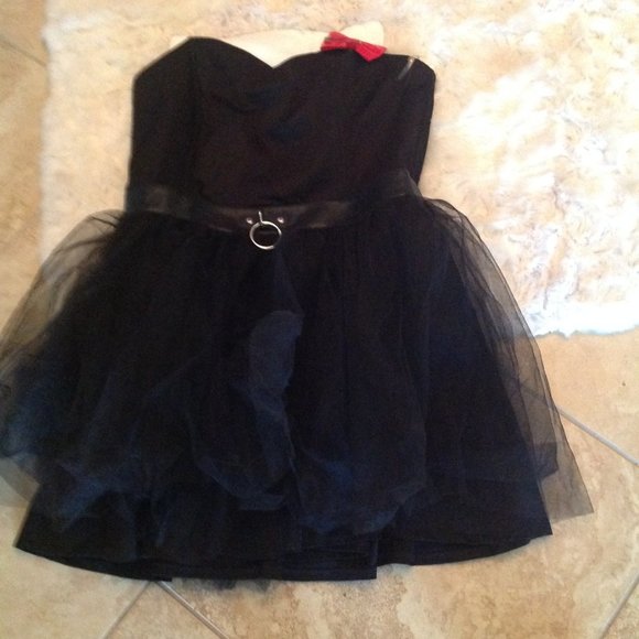 Dolls Kill Hello Kitty dress 2x Worn once! Please read description!!! No returns - Picture 1 of 3